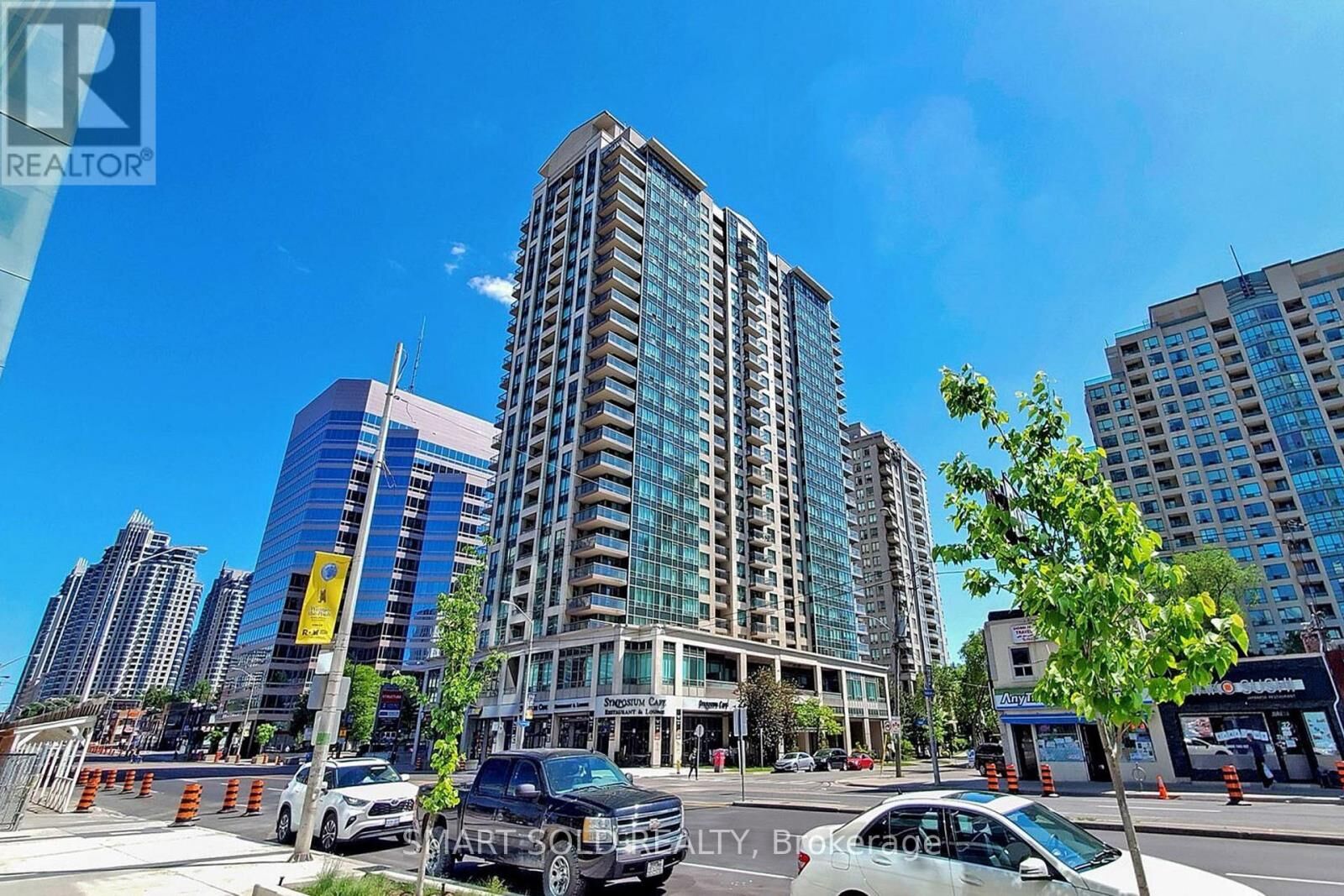 Property Photo: 18 Parkview Avenue 1512 ON M2N 7H7