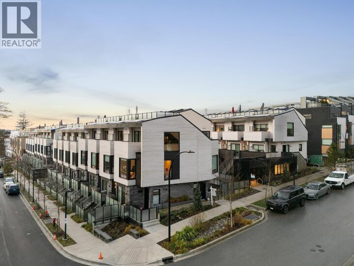 Property Photo: 650 East 2nd Street 122 BC V7L 1E3