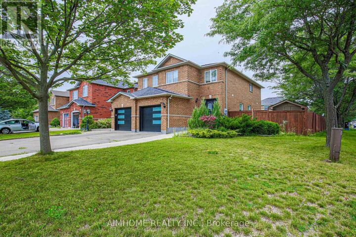 Property Photo: 6401 Saratoga Way ON L5N 7V4