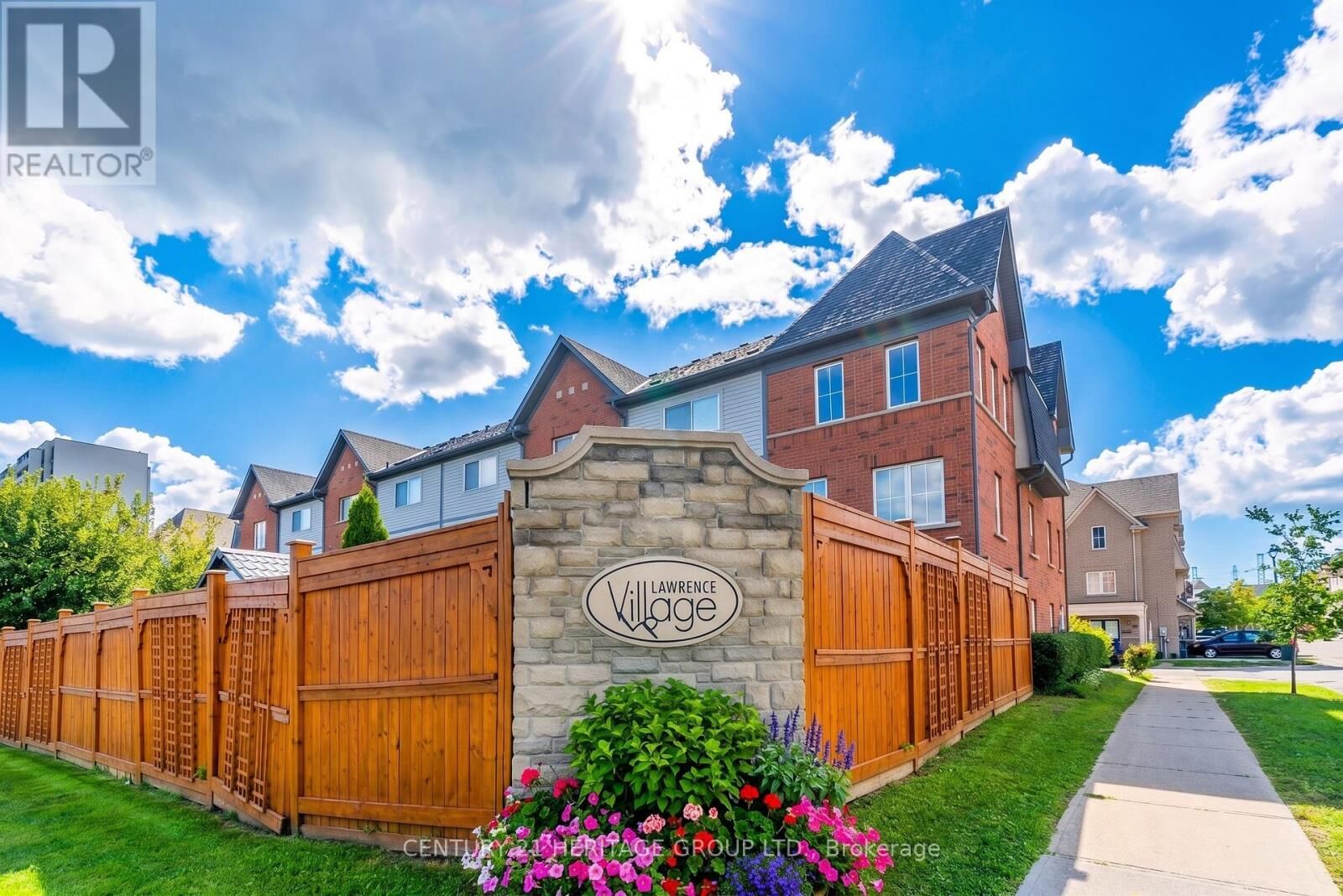 Property Photo:  164 Jenkinson Way  ON M1P 5H4 