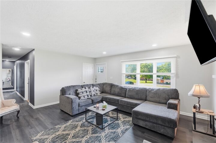 Property Photo:  4975 Dayton Liberty Road  OH 45417 