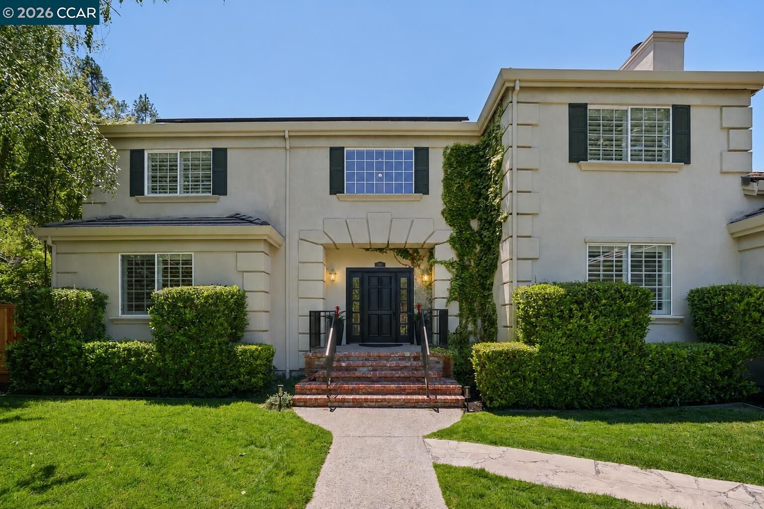 Property Photo:  136 Lark Ct  CA 94507 