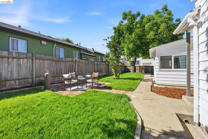 Property Photo: 3007 Bona St CA 94601