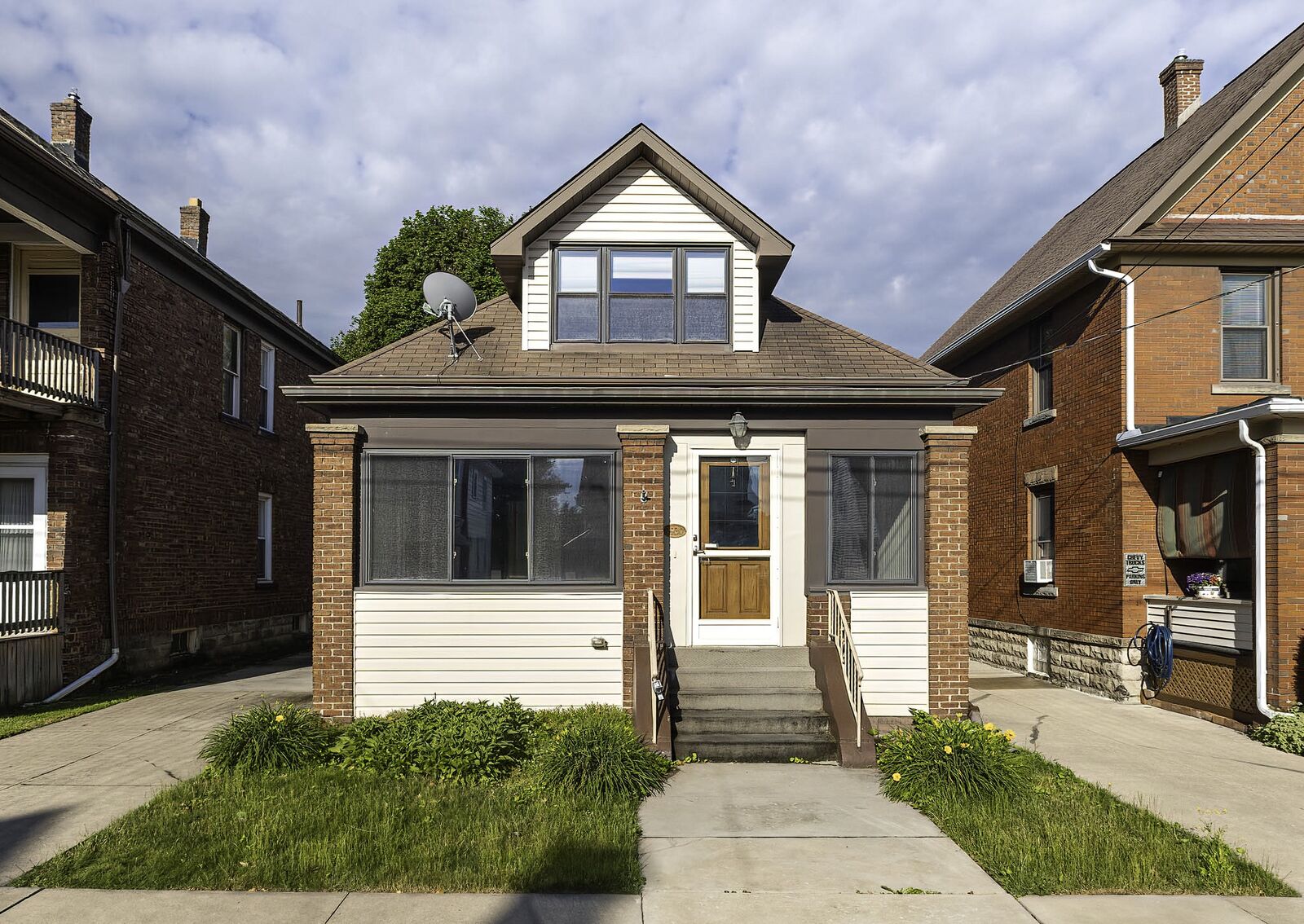 Property Photo:  2930 Poplar Street  PA 16508 