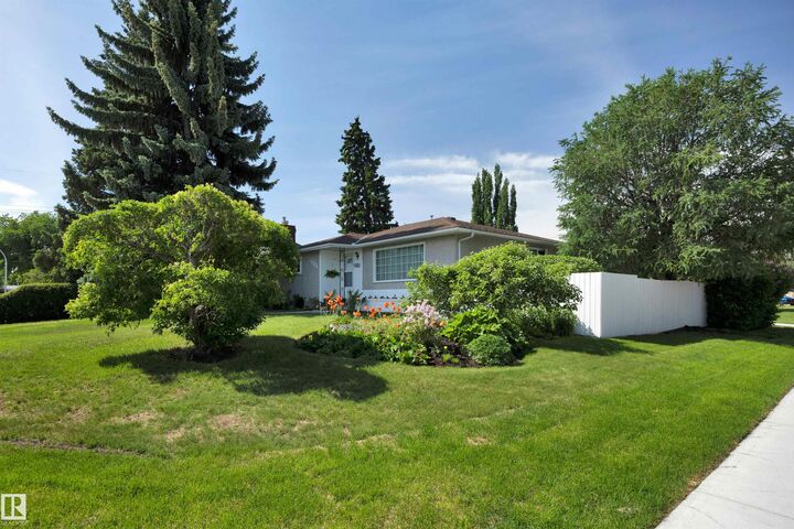 Property Photo:  9608 67A Street NW  AB T6B 1S1 