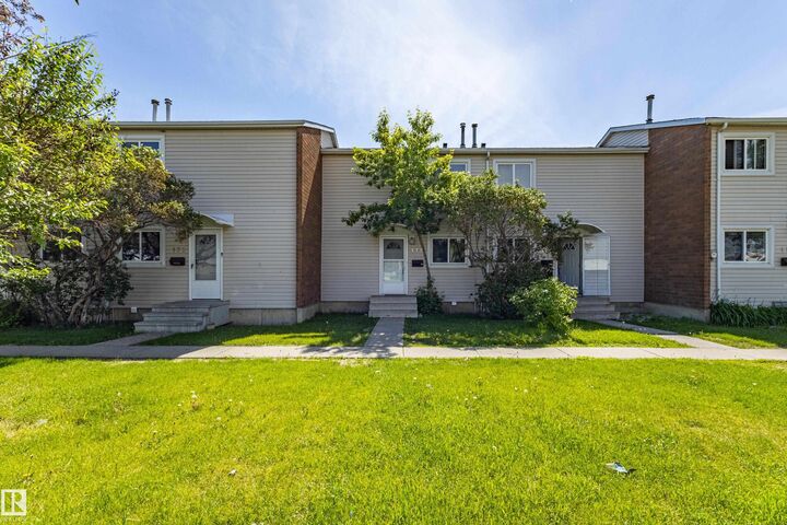 Property Photo: 176 Centennial Court NW AB T5P 4H5