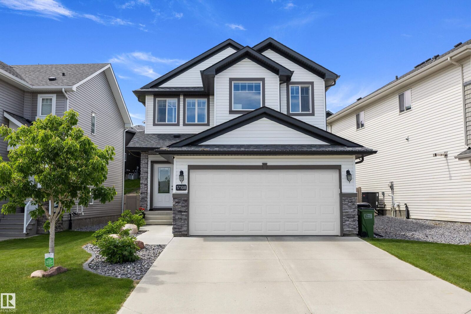 Property Photo: 17108 43 Street NW AB T5Y 0Z3