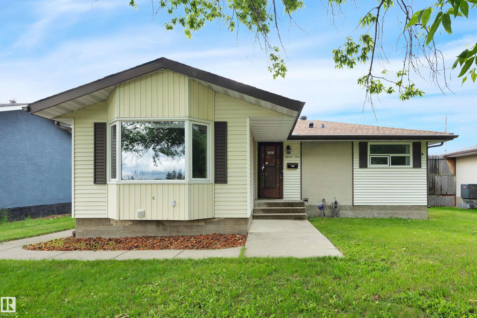 Property Photo:  13327 73 Street NW  AB T5C 0T7 