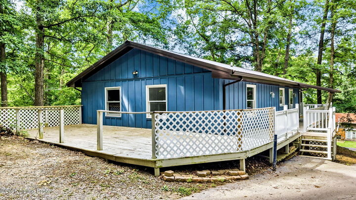 Property Photo: 3538 Doe Valley Pkwy KY 40108