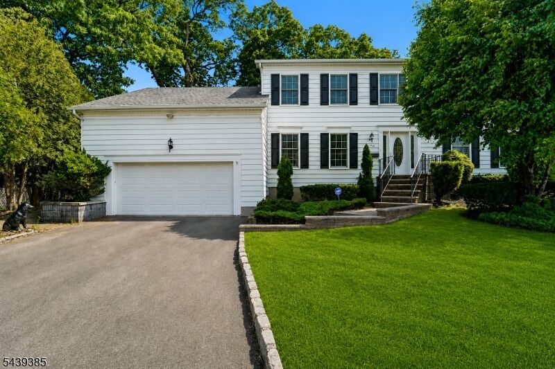 Property Photo:  62 Parkway  NJ 07662 