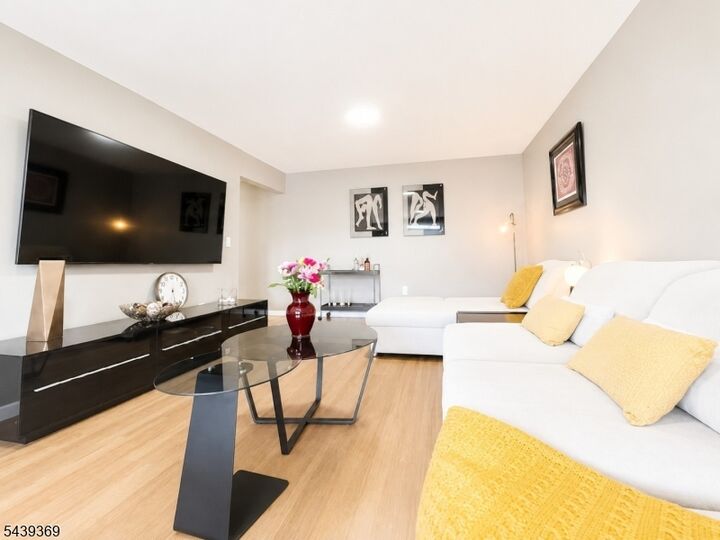Property Photo: 605 Grove St H3 NJ 07013
