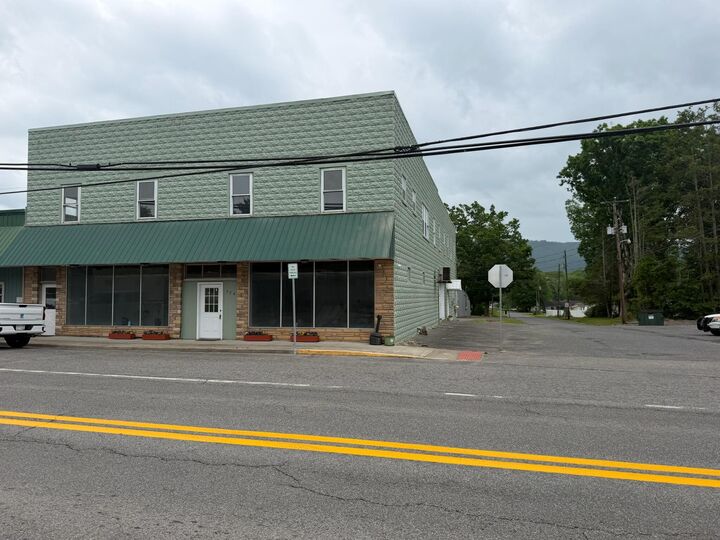 Property Photo: 524 Nicholas St WV 25984
