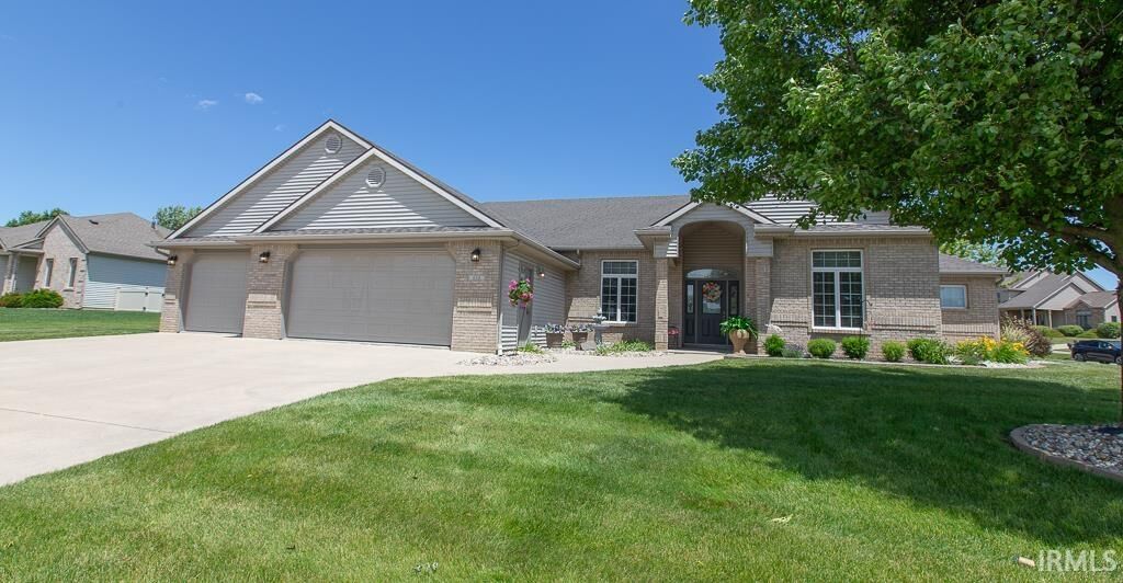 Property Photo: 616 N Easton Drive IN 46703