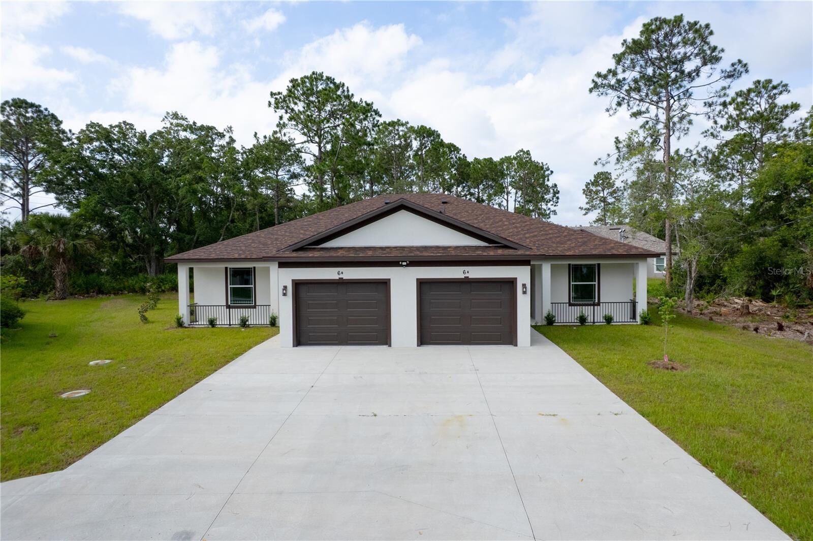 Property Photo:  6 Easton Place  FL 32164 