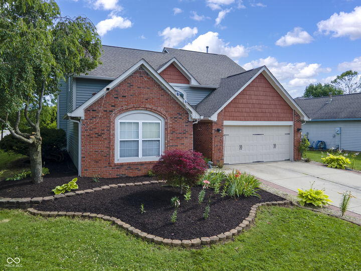 Property Photo:  706 Woodcote Lane  IN 46112 