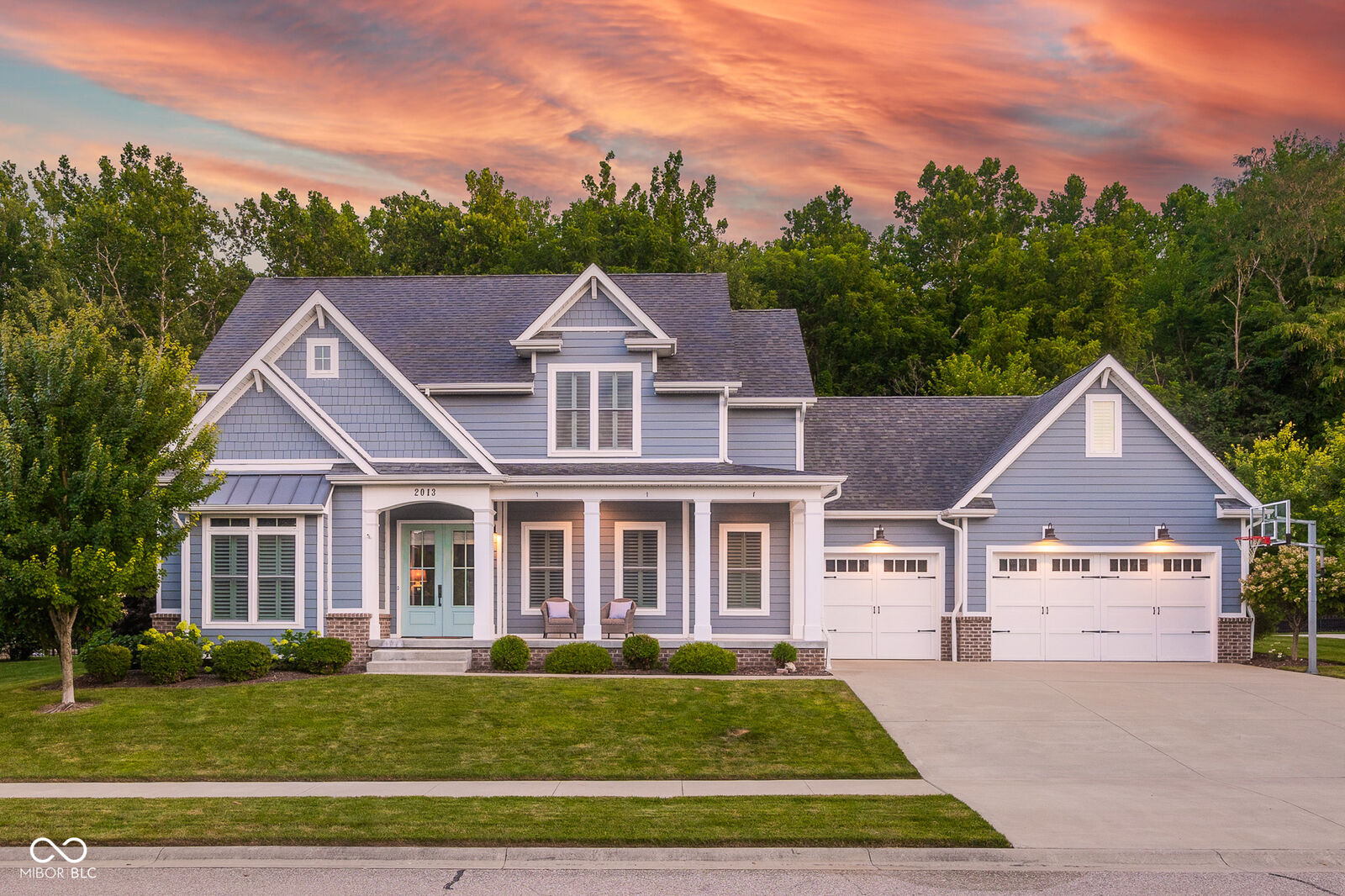 Property Photo: 2013 Deer Creek Circle IN 47201
