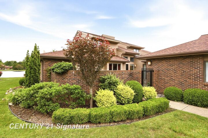 Property Photo:  2715 Inverness Drive  MI 48706 