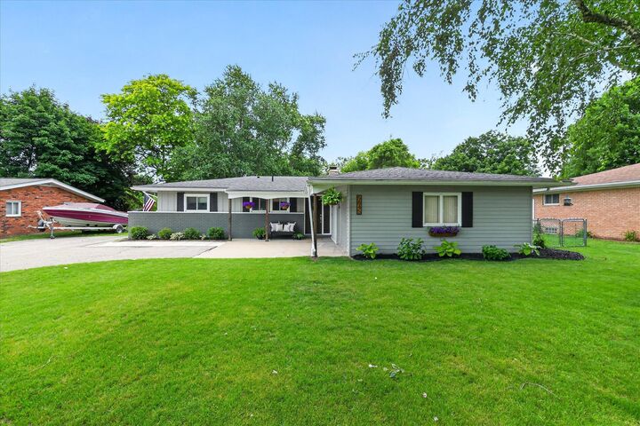 Property Photo: 5845 Olympic Parkway MI 48329-1546