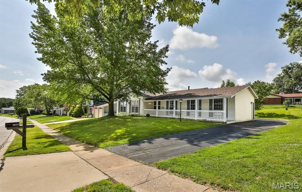 Property Photo: 11858 Villa Dorado Drive MO 63146