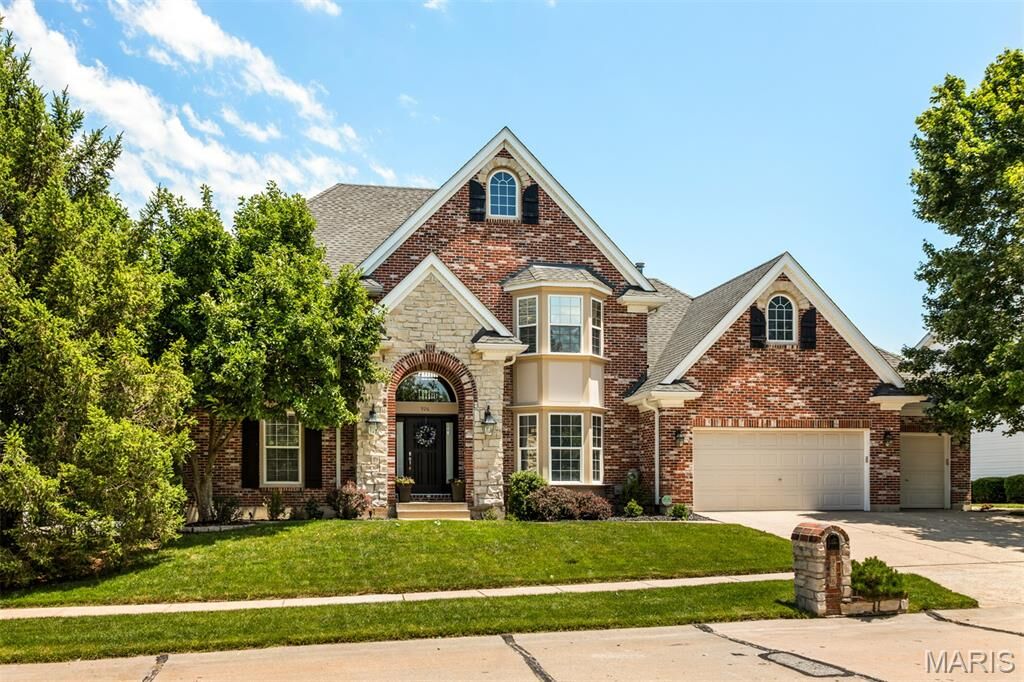 Property Photo:  926 Kingsridge Court  MO 63021 