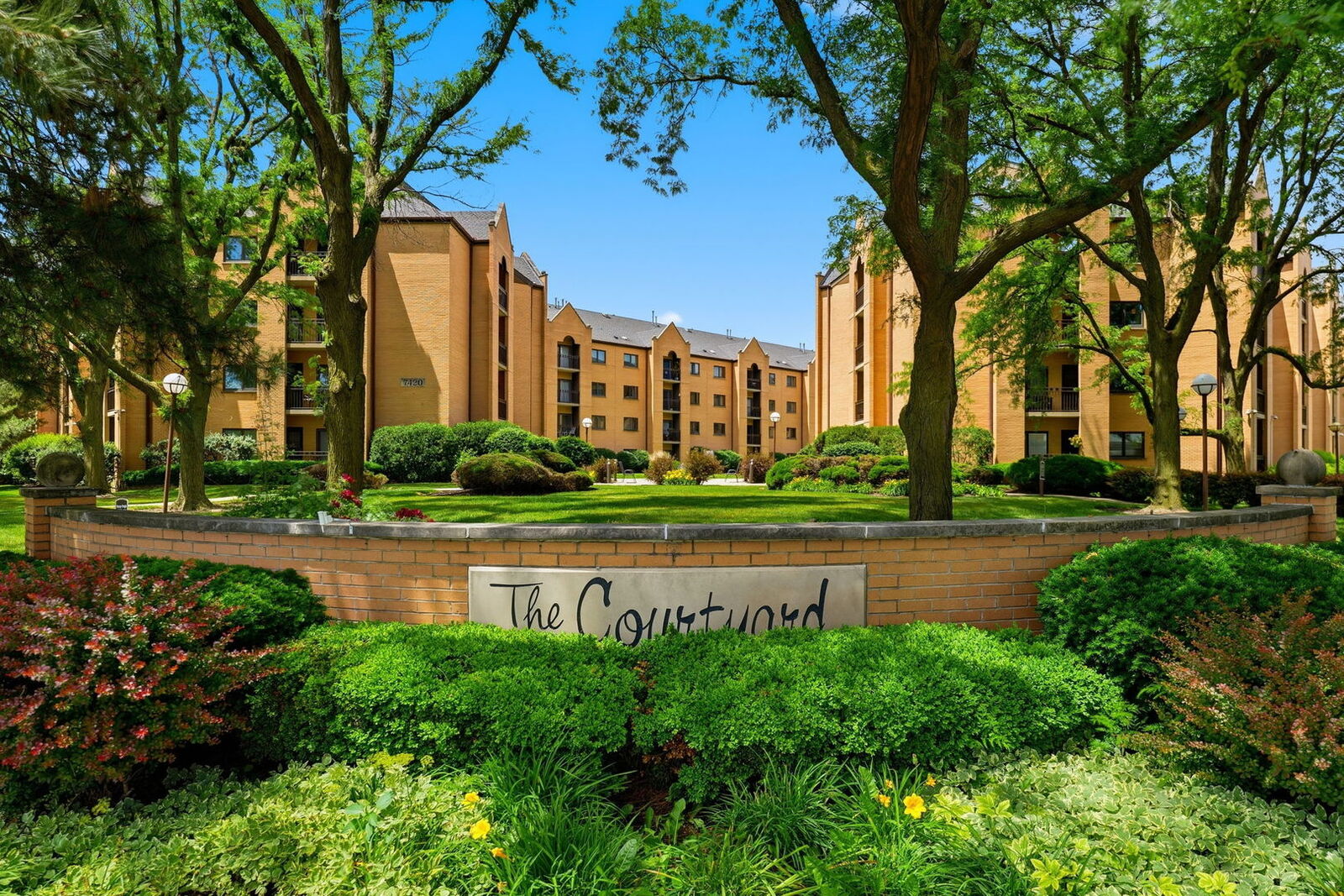 Property Photo:  7420 W Lawrence Avenue 409  IL 60706 
