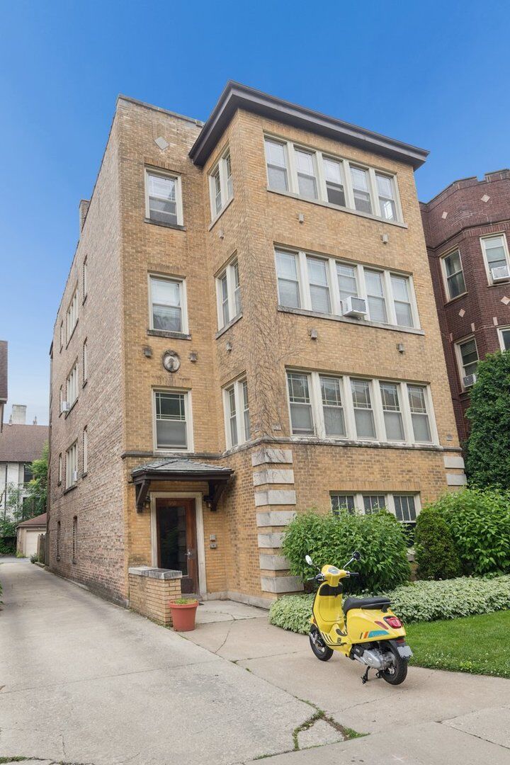 Property Photo:  925 Ontario Street  IL 60302 