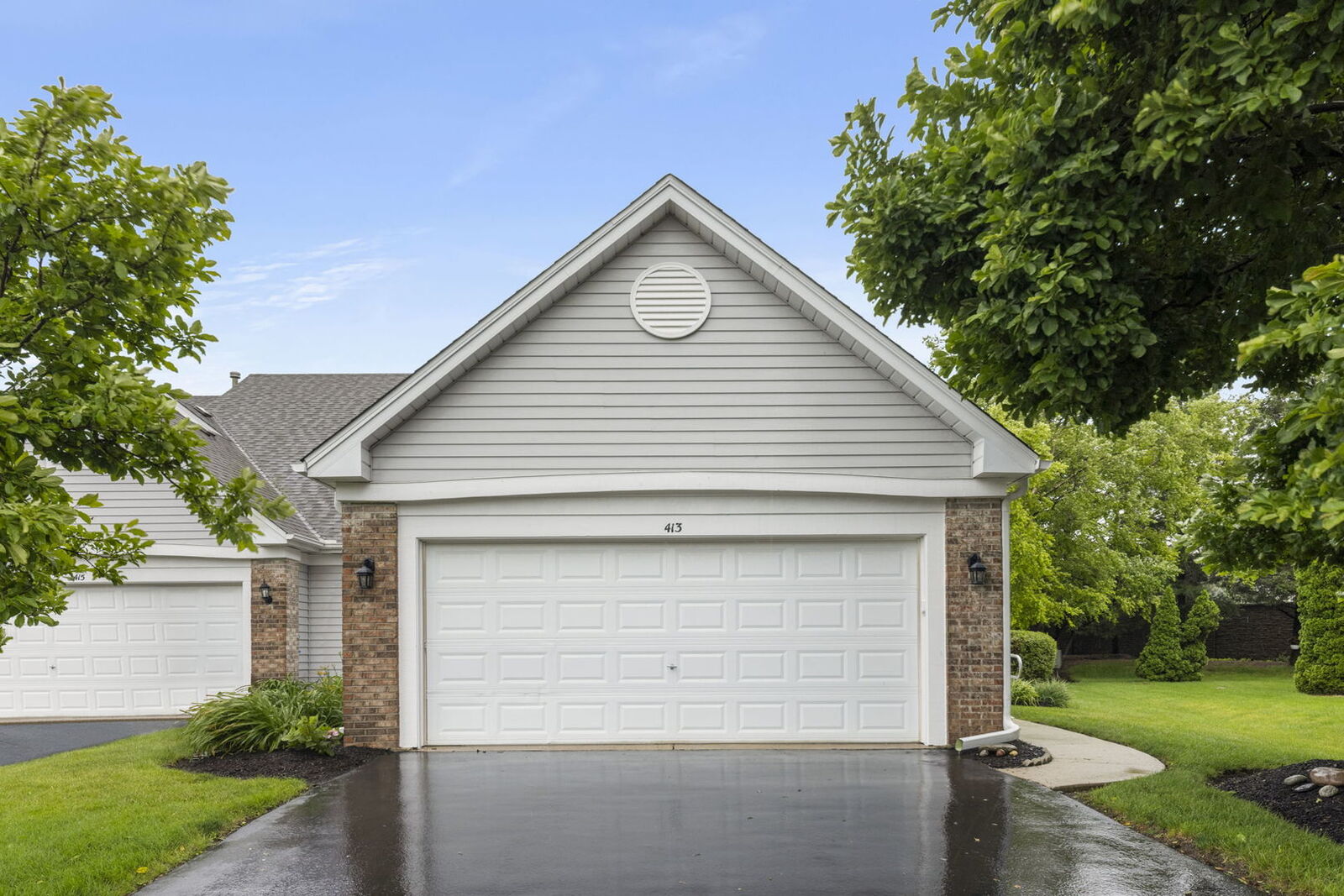 Property Photo:  413 Carriage Court  IL 60543 