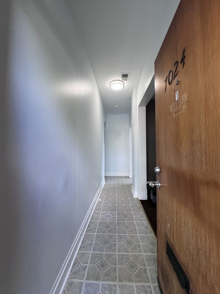 Property Photo:  7024 S Wentworth Avenue 1  IL 60621 