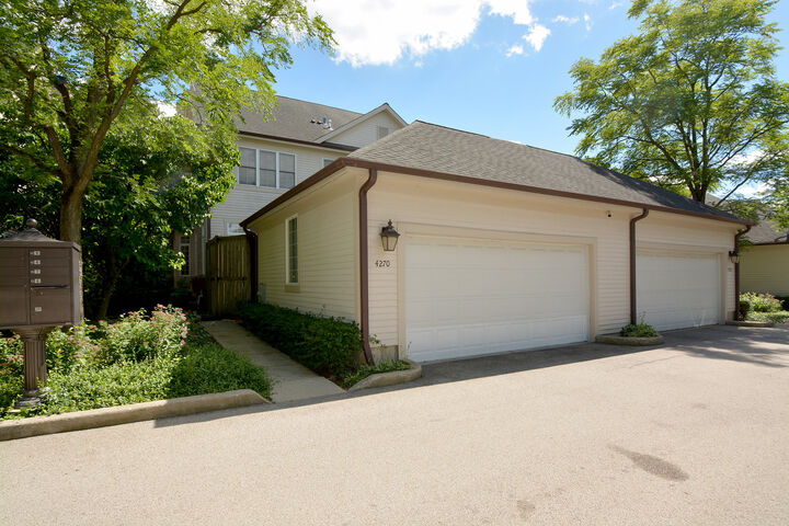 Property Photo:  4270 Linden Tree Lane  IL 60026 