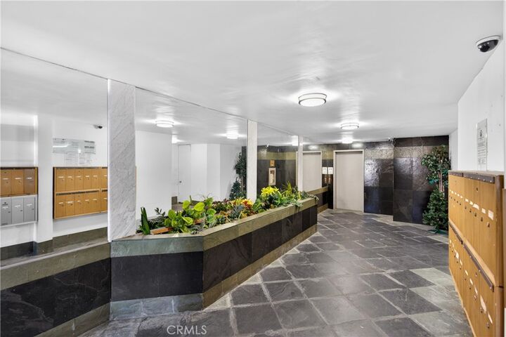 Property Photo:  4441 Woodman Avenue 107  CA 91423 