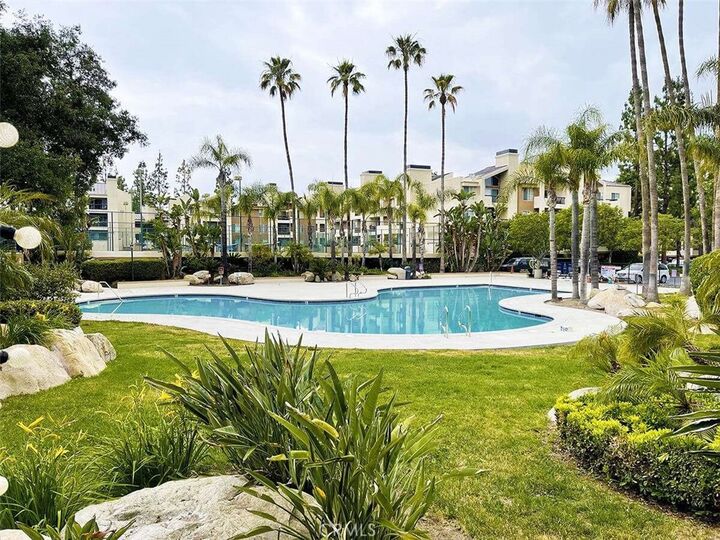 Property Photo:  5545 Canoga Avenue 220  CA 91367 