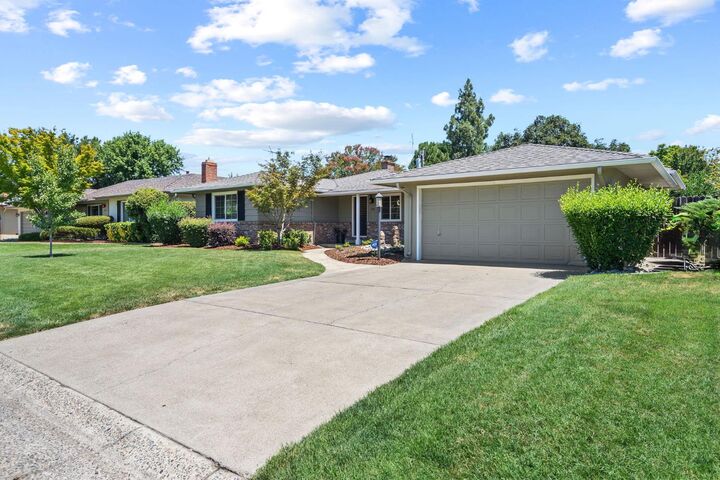 Property Photo: 1141 Brownwyk Drive CA 95822