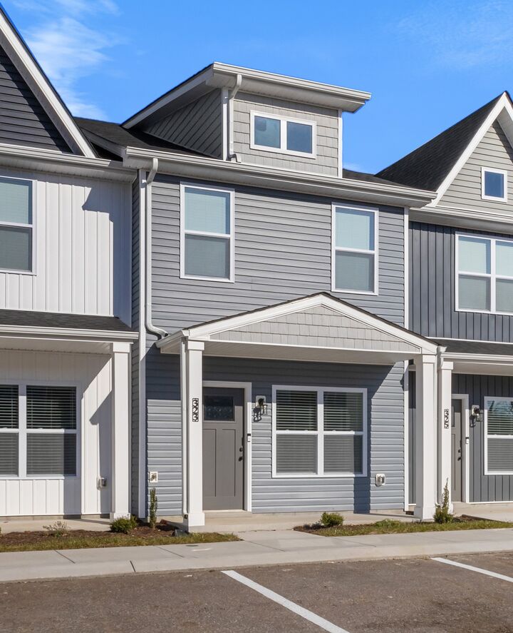 Property Photo:  323 Front Ridge Cir  TN 37040 