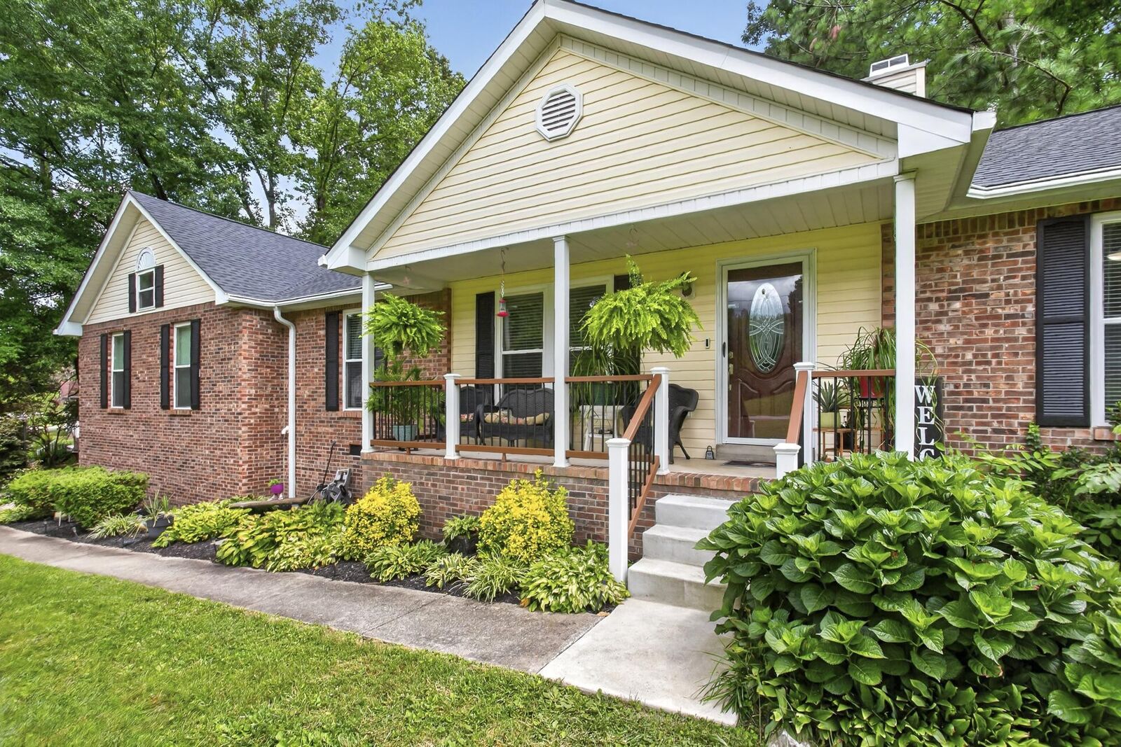 Property Photo: 206 Allers Dr TN 37188