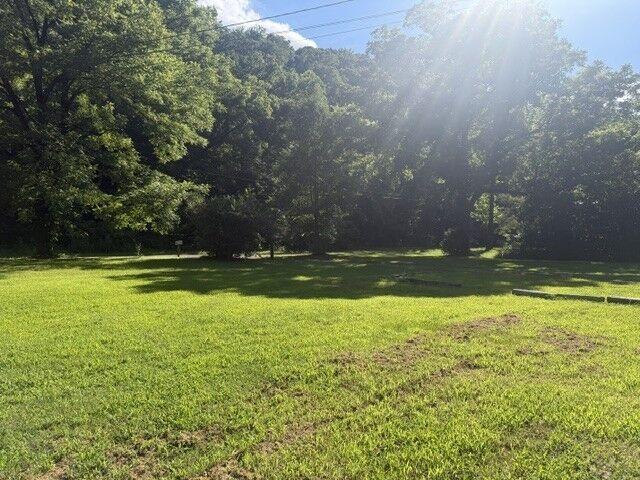 Property Photo:  1040 Chestnut Rd  TN 37015 