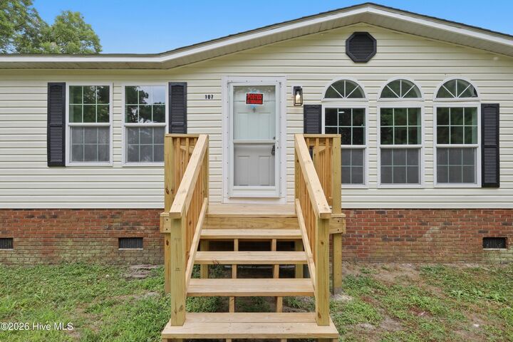 Property Photo:  107 W Robertson Street  NC 28518 