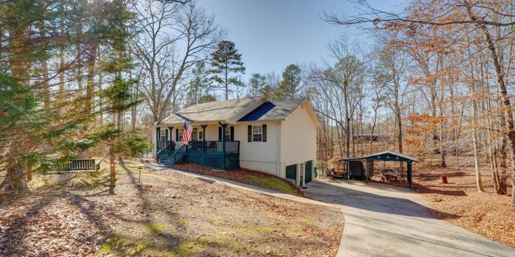 Property Photo: 472 Eagle Mountain Drive W GA 30540