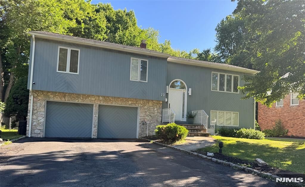 Property Photo:  23 Ashwood Drive  NJ 07039 