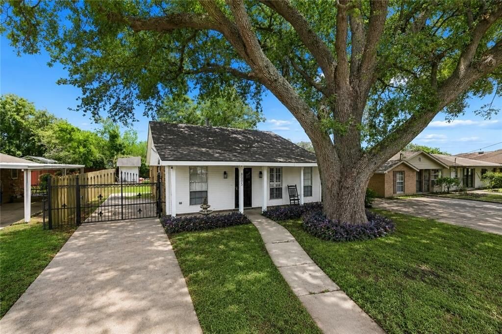 Property Photo:  8005 Lehigh Street  LA 70127 