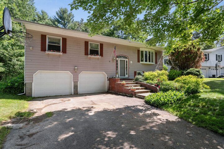 Property Photo:  10 Logwood Circle  VT 05452 
