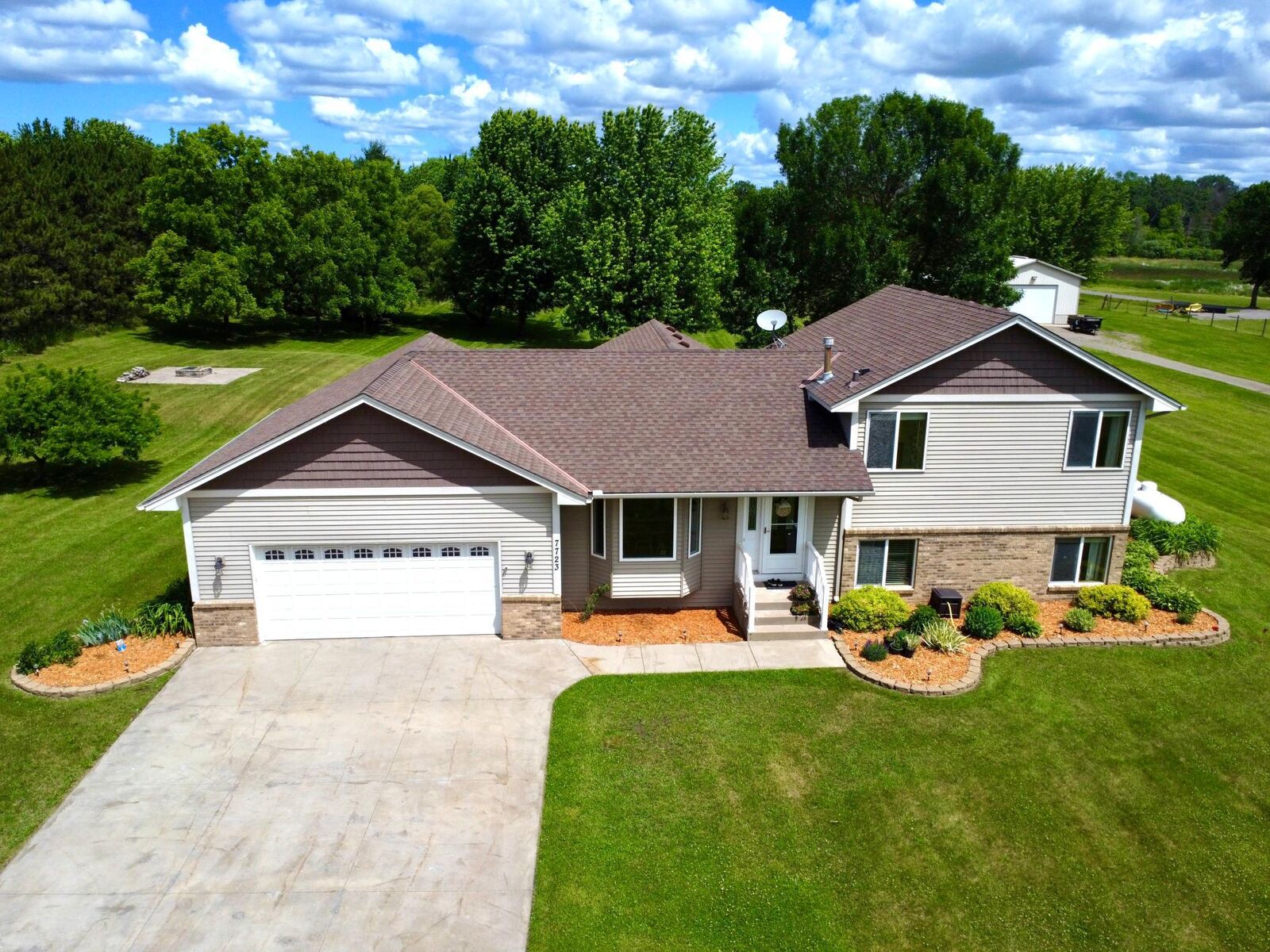 Property Photo:  7723 Viking Boulevard NW  MN 55303 