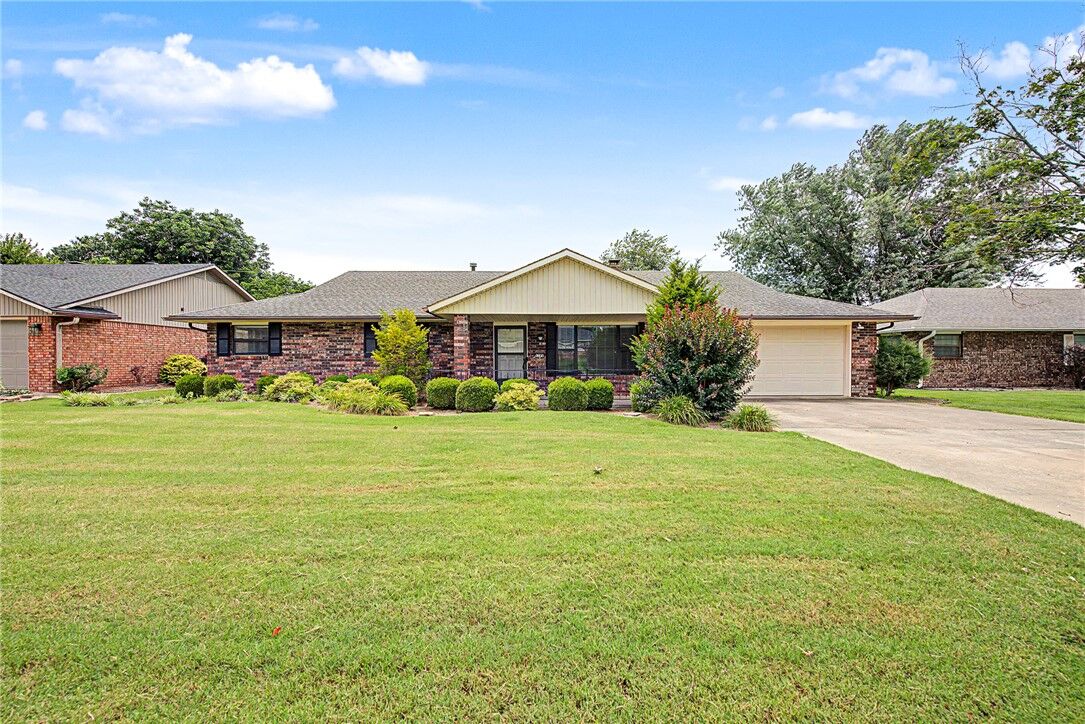 Property Photo:  1708 Lawrence Street  AR 72712 