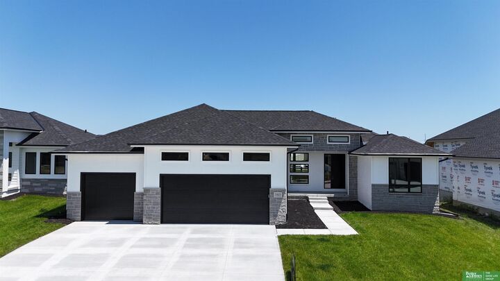 Property Photo: 5826 N 213 Avenue NE 68022