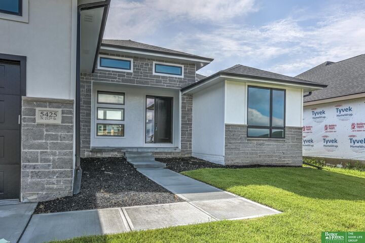 Property Photo:  5826 N 213 Avenue  NE 68022 