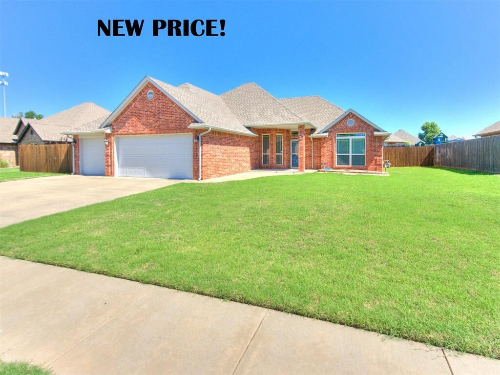 Property Photo: 1059 Fox Run Lane OK 73010