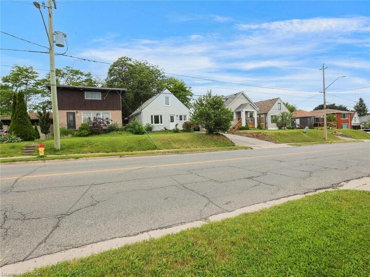 Property Photo:  219 Lancaster Street W  ON N2H 4T9 