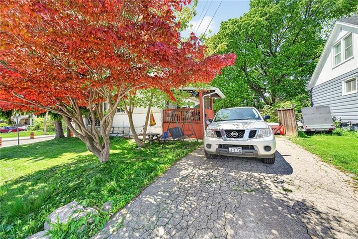 Property Photo:  314 West 2nd Street  ON L9C 3H2 