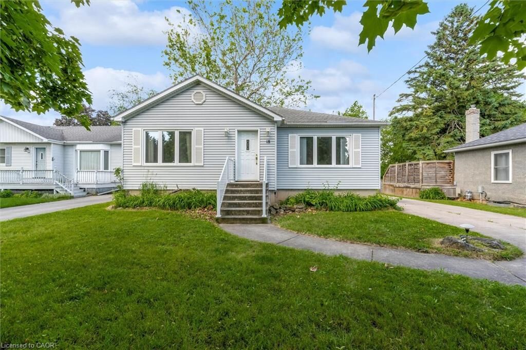 Property Photo: 18 Bonavem Drive 1 ON L2N 1X8