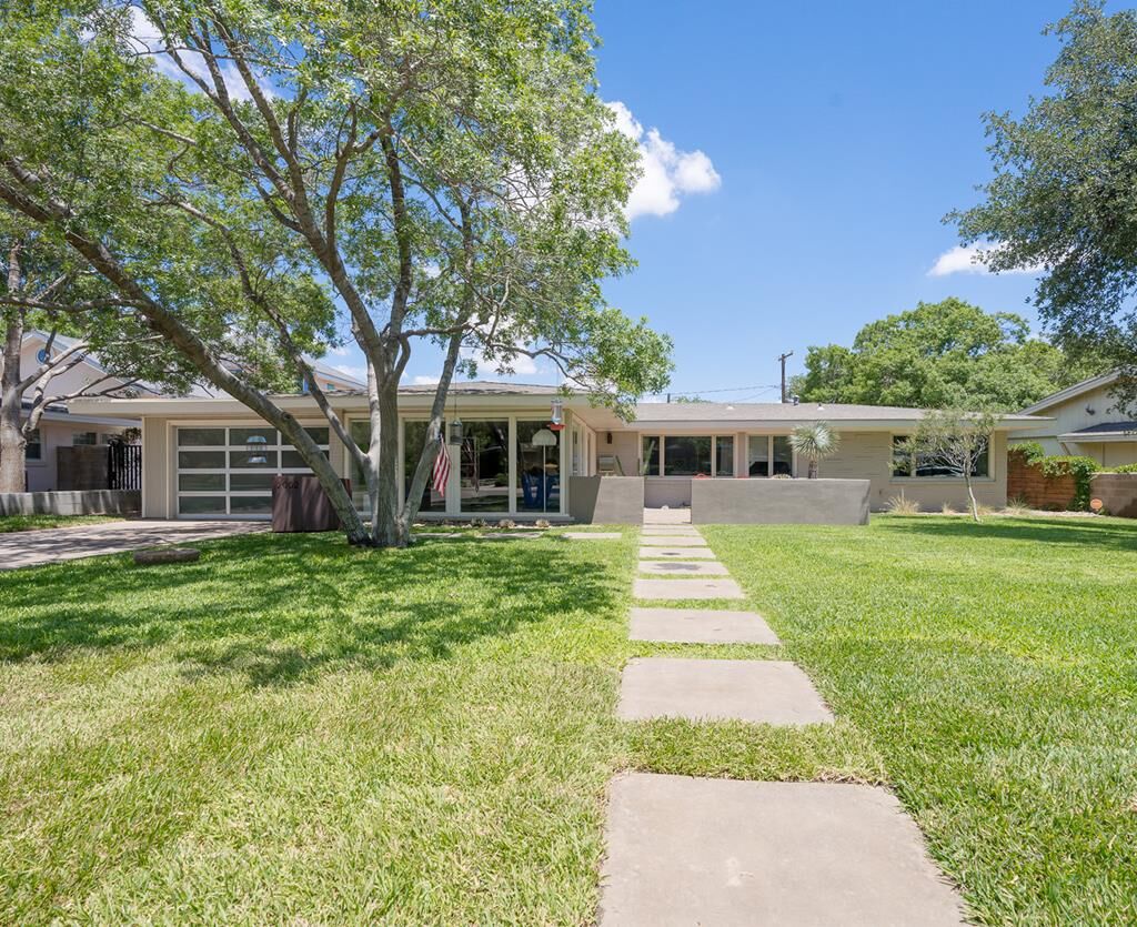 Property Photo:  2002 Bedford Dr  TX 79701 