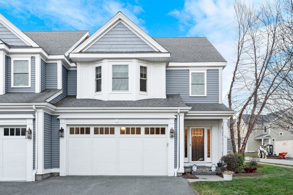 Property Photo:  1 Green Ln 1  MA 01701 